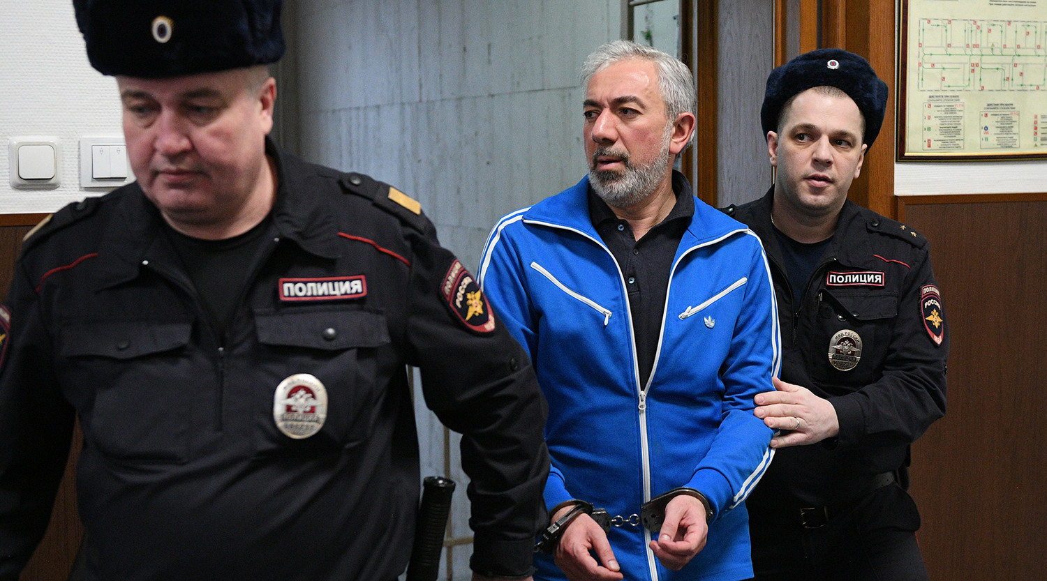 Партнер компании Baring Vostok Ваган Абгарян в Басманном суде перед избранием меры пресечения фигурантам дела о мошенничестве, задержанным в рамках коммерческого спора по банку «Восточный», 15 февраля 2019 года