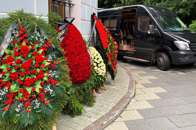 На церемонии прощания с певцом Вилли Токаревым в Москве, 9 августа 2019 года