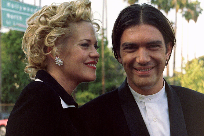 Мелани Гриффит и Антонио Бандерас на церемонии Blockbuster Entertainment Awards, 1995 год, Голливуд