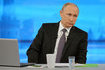 Владимир Путин во время ежегодной специальной программы «Прямая линия с Владимиром Путиным»