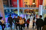 Посетители Государственной Третьяковской галереи на Крымском валу во время всероссийской культурно-образовательной акции «Ночь искусств»
