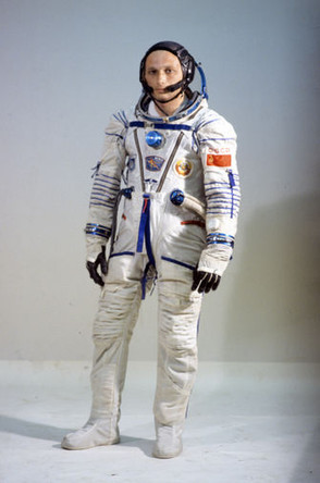 Спасательный скафандр «Сокол КВ-2», 1990 год