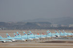 Самолеты авиакомпании Korean Air в аэропорту города Инчхон, Южная Корея, 24 марта 2020 года