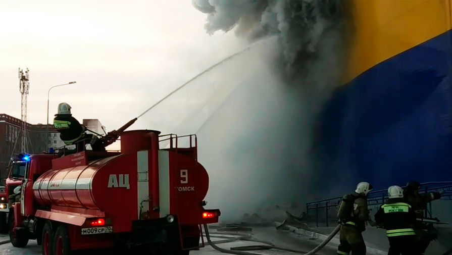 Площадь пожара на складе в Ростове-на-Дону увеличилась до 800 квадратных метров