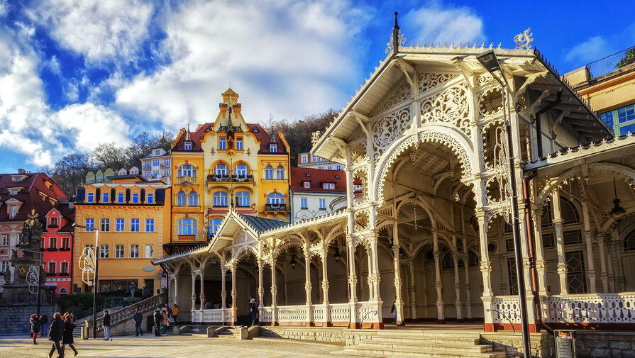 "Спа-индустрия не может выжить без россиян". Почему закрываются отели в Карловых Варах