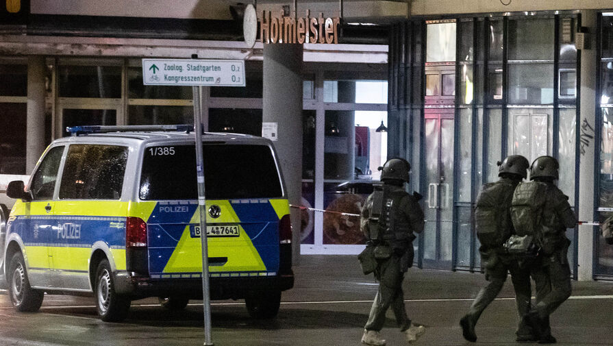 Reuters: в Германии полицейские штурмуют аптеку, где находятся заложники