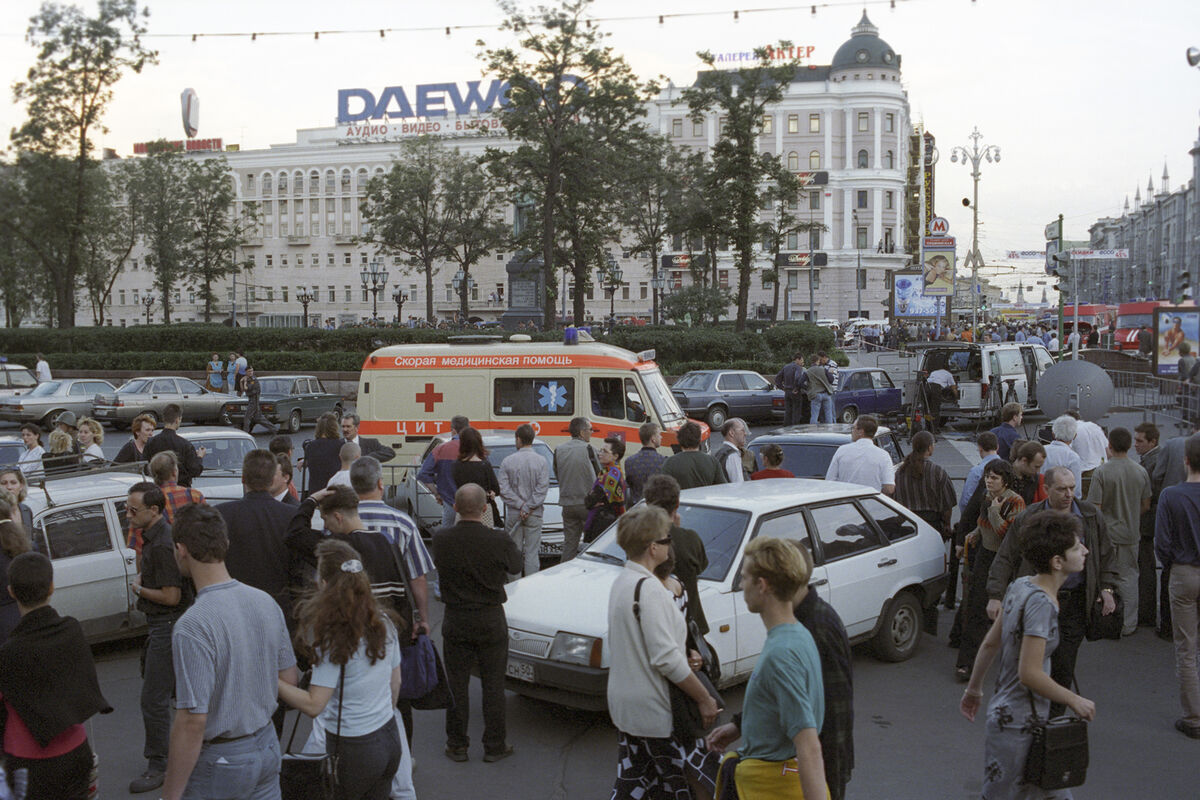 «Силуэты людей в черном дыму»: почему виновные в теракте на Пушкинской не попали под суд?