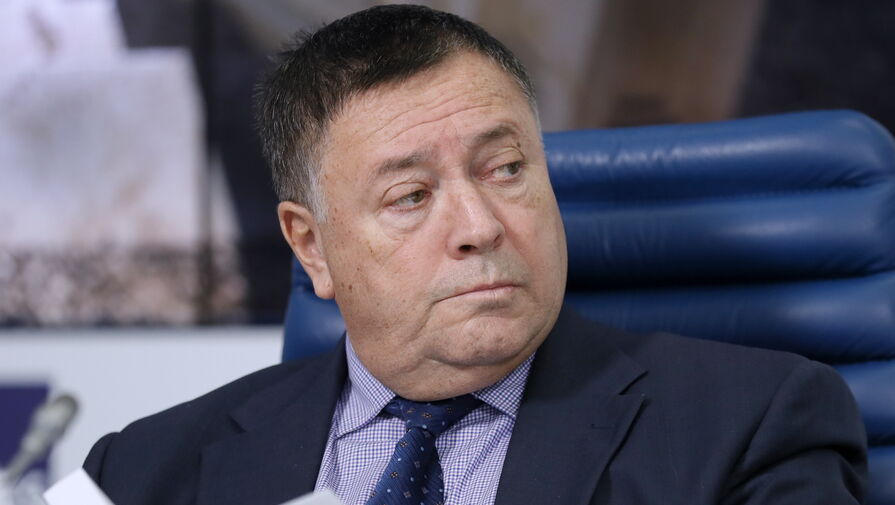 Грабители с акцентом и маской из папье-маше связали и избили экс-министра. Он все отрицает