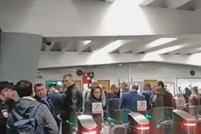 Ситуация в вестибюле станции метро «Рязанский проспект» в Москве, 18 сентября 2019 года