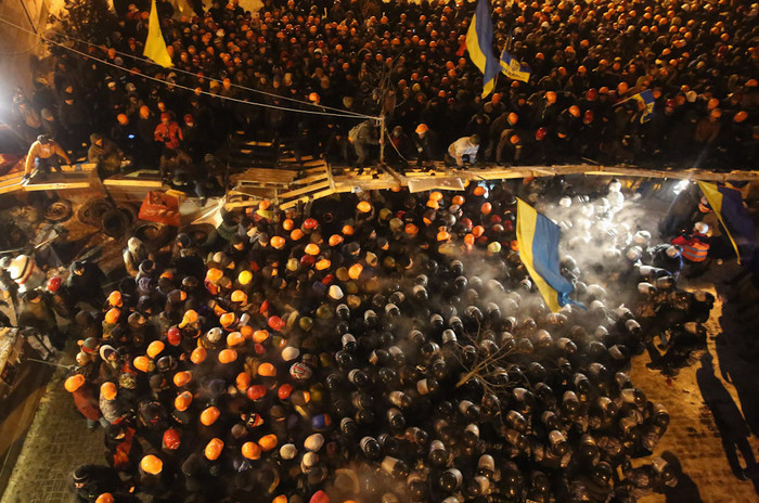 Разгон митингующих на&nbsp;киевском майдане Незалежности