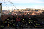 Пожарные в чилийском городе Вальпараисо