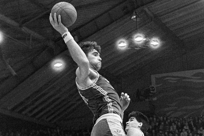 1986 год, Каунас. Матч финальной шестерки розыгрыша европейского Кубка чемпионов между командами «Жальгирис» (Литва) и «Реал» (Испания)