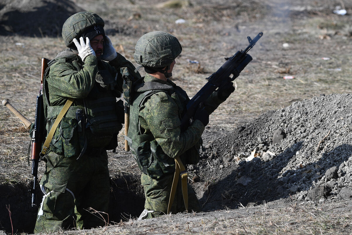 Два солдата из России и с Украины 10 дней помогали друг другу выжить -  Газета.Ru | Новости