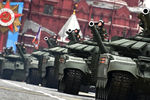 Танки Т-72Б3М на военном параде в честь 76-й годовщины Победы в Великой Отечественной войне в Москве, 9 мая 2021 года
