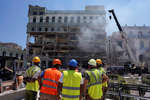Последствия взрыва в отеле Saragota в Гаване, Куба, 6 мая 2022 года