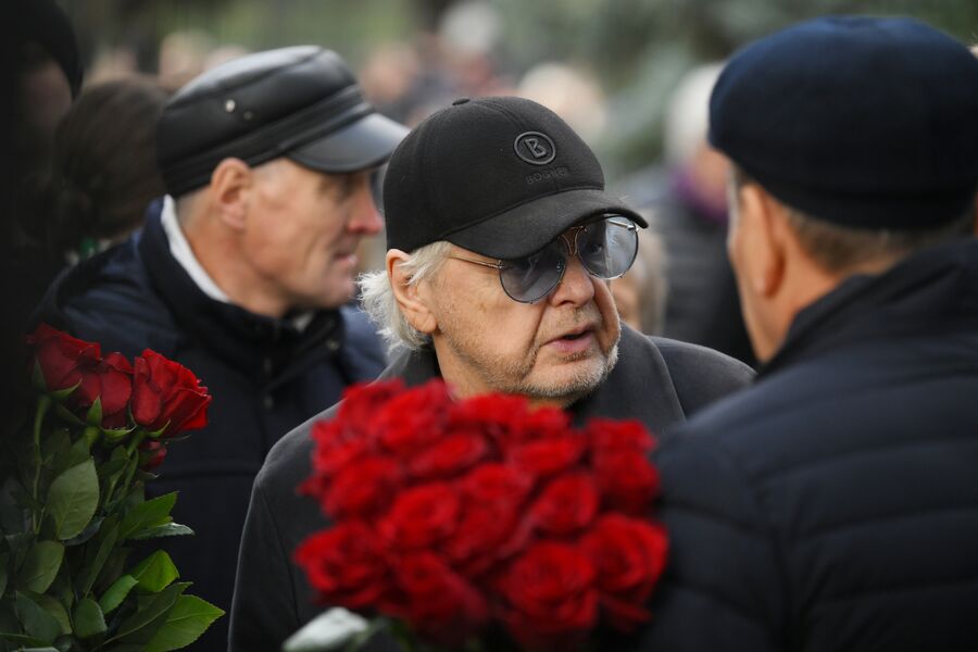 Певец Юрий Антонов на&nbsp;церемонии прощания с&nbsp;телеведущим Юрием Николаевым в&nbsp;Москве, 8&nbsp;ноября 2025&nbsp;года
