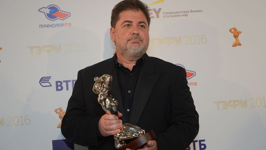 Лауреат российской телевизионной премии «ТЭФИ 2016» в номинации «Лучший телевизионный продюсер сезона» продюсер, телеведущий Александр Цекало после церемонии награждения