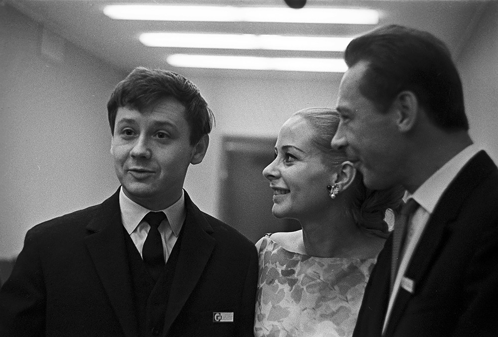 Олег Табаков, Женевьева Паж и Олег Ефремов на IV Международном кинофестивале в Москве, 1965 год