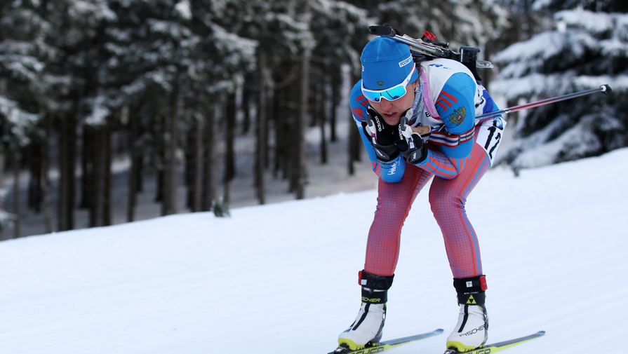 Татьяна Акимова могла взять медаль в масс-старте, но три промаха отбросили ее на 13-е место