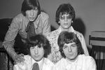 Участники Pink Floyd Роджер Уотерс и Сид Баррет (сверху), Ник Мейсон и Ричард Райт (снизу), 1967 год