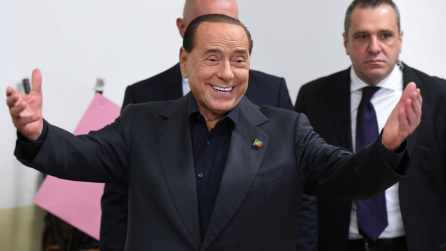 Берлускони возвращается: друг Путина избран в Европарламент