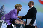 Ангела Меркель и Владимир Путин на пленарном заседании Петербургского международного экономического форума, 2013 год