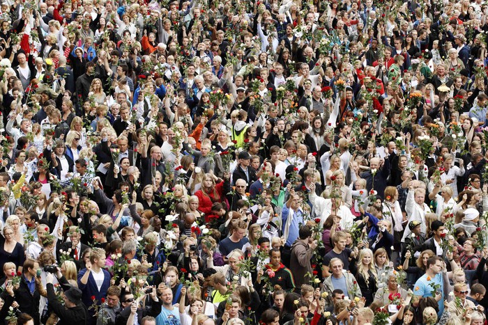 Затем норвежцы прошлись маршем по&nbsp;центру города.