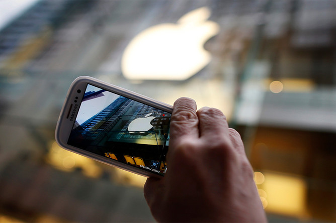 Суд США отклонил иск Apple с требованием запретить продажи смартфонов Samsung