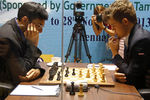 Норвежский гроссмейстер Магнус Карлсен обыграл индийца Вишванатана Ананда в пятой партии матча за шахматную корону. Норвежец повел в противостоянии — 3:2.
