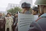Александр Руцкой и Кирсан Илюмжинов у Дома Советов РФ, 1993 год