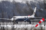 Подготовка к полету нового российского пассажирского самолета Ил-114-300 с полосы ЛИИ имени Громова в подмосковном Жуковском, 16 декабря 2020 года
