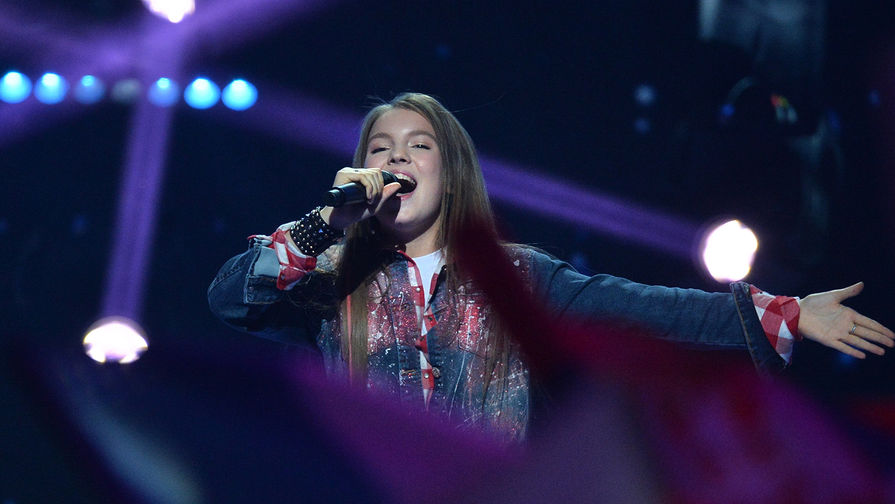 Представительница России Анна Филипчук во время выступления в финале международного детского конкурса песни «Евровидение-2018» в Минске, 25 ноября 2018 года