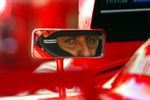 Михаэль Шумахер смотрит в зеркало заднего вида своего Ferrari, Монако, 2003 год 