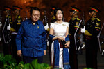 Президент Южной Кореи Юн Сок Ёль и первая леди Ким Кеон Хи перед официальным ужином на саммите лидеров G20 на Бали , Индонезия, 15 ноября 2022 года