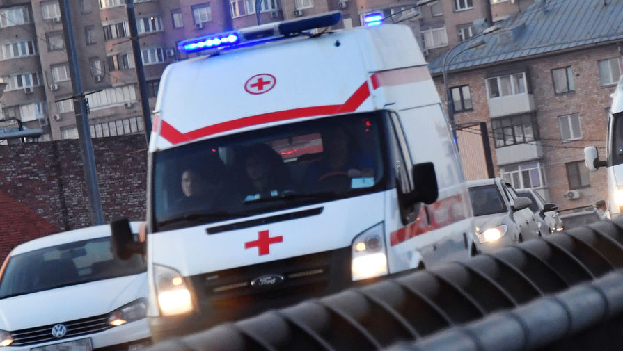 В Пермском крае фельдшеры поволокли пациента по асфальту к скорой
