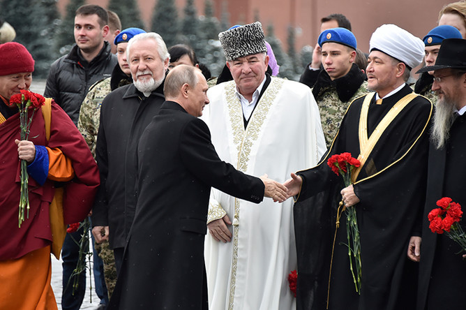 Президент Владимир Путин с главами традиционных религиозных конфессий