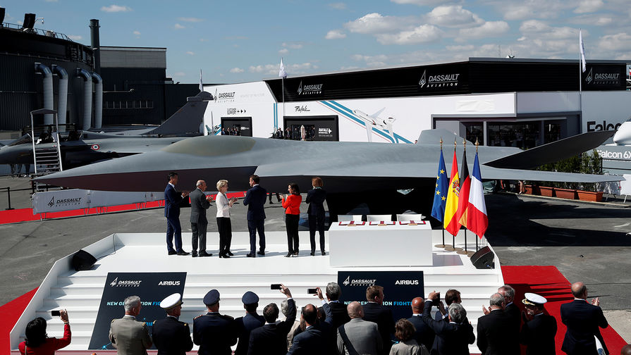 Презентация европейского истребителя нового поколения во время авиасалона в Ле-Бурже, 17 июня 2019 года
