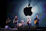 Выступление группы Foo Fighters на презентации iPhone 5.