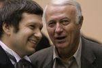 Журналисты Владимир Соловьев и Борис Ноткин на приеме от имени Российского еврейского конгресса по случаю иудейского Нового года, 2005 год