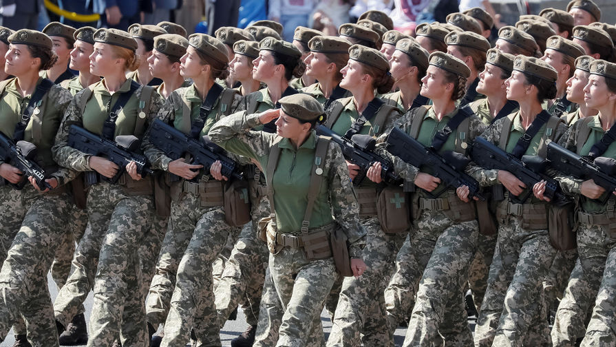 На Украине перенесли на год постановку женщин на воинский учет