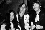 Пол Маккартни, Джон Леннон и Йоко Оно на премьере фильма «Желтая подводная лодка», 1968 год