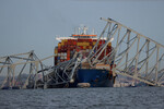 Грузовое судно «Дали», которое врезалось в мост Фрэнсиса Скотта Ки, в результате чего он обрушился в Балтиморе, штат Мэриленд, США, 26 марта 2024 года