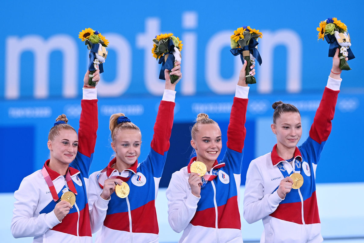 Слева направо: Лилия Ахаимова, Виктория Листунова, Ангелина Мельникова и Владислава Уразова (спортивная гимнастика, командное многоборье)