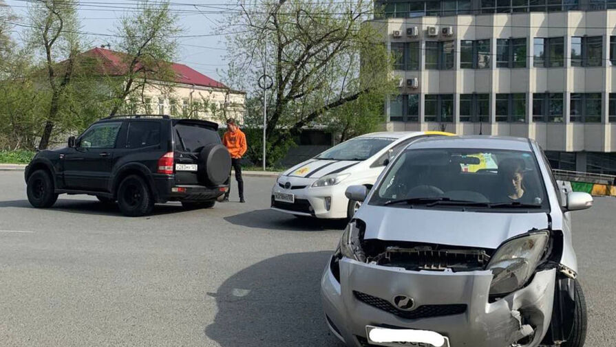 Во Владивостоке блогерша из Хабаровска заявила, что ее ударили ногой в лицо после ДТП