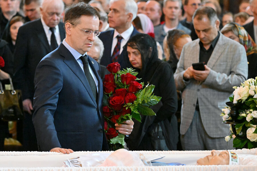 Помощник президента РФ, председатель Российского военно-исторического общества Владимир Мединский на&nbsp;церемонии прощания со скульптором в&nbsp;храме Христа Спасителя в&nbsp;Москве, 23&nbsp;апреля 2025&nbsp;года