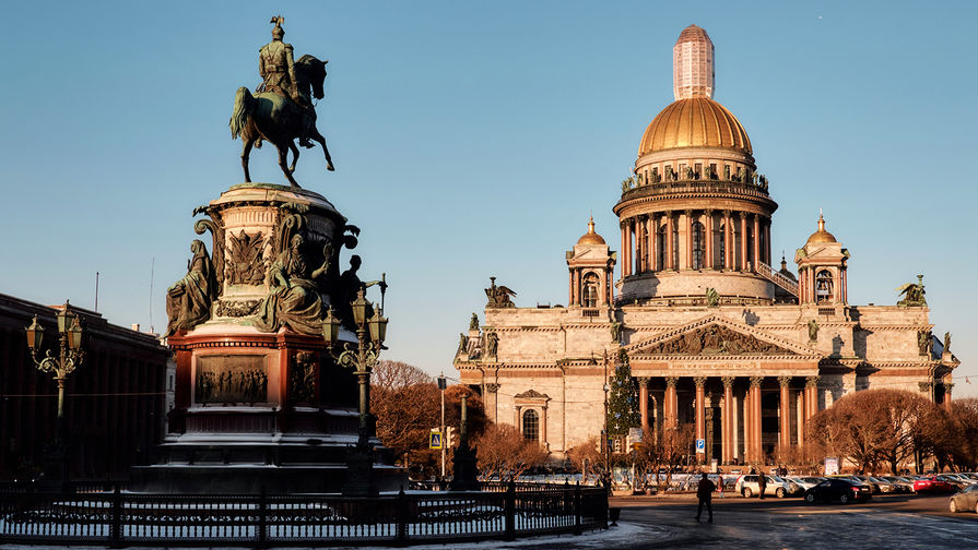 Памятник Николаю I у Исаакиевского собора в Санкт-Петербурге, 2017 год