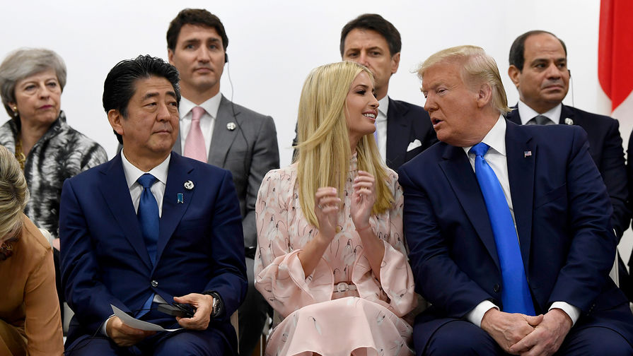 Дочь президента США Иванка Трамп (в центре на первом плане) на саммите G20, июнь 2019 года