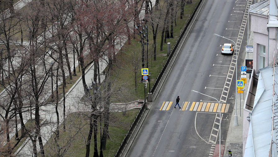 Вид на Тверской бульвар в Москве, 30 марта 2020 года
