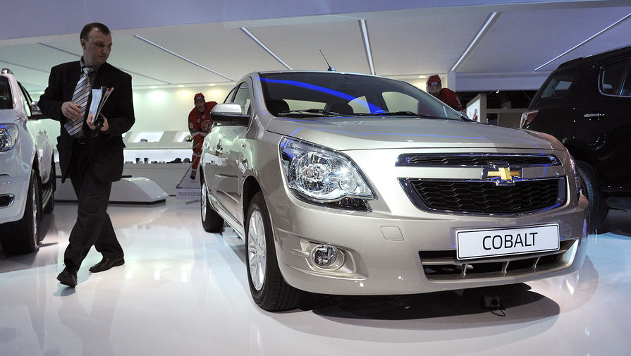 Автомобиль Chevrolet Cobalt на Московском автосалоне, 2012 год