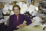 Мадлен Олбрайт в своем офисе в Джорджтаунском университете, 1988 год